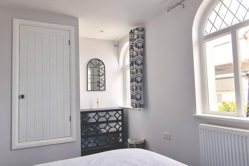 Sea View Luxury 5 Star Cottage Near Milford Marina Milford Haven Exterior foto