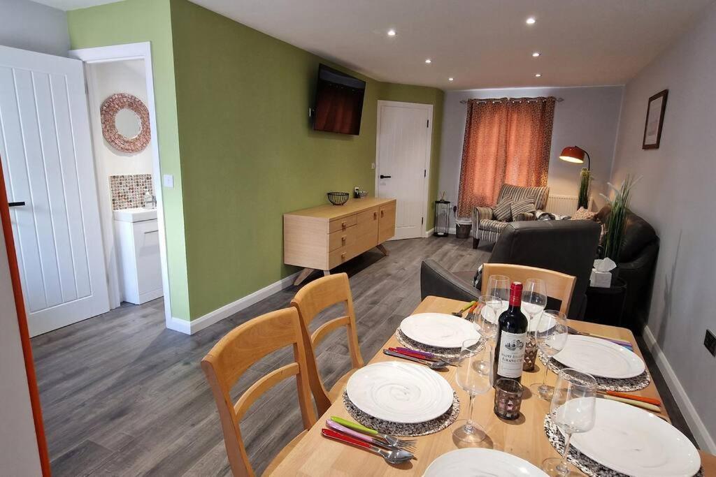 Sea View Luxury 5 Star Cottage Near Milford Marina Milford Haven Exterior foto