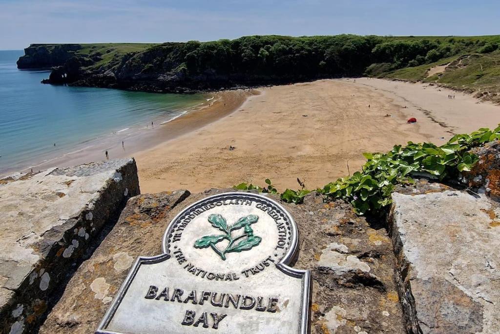 Sea View Luxury 5 Star Cottage Near Milford Marina Milford Haven Exterior foto